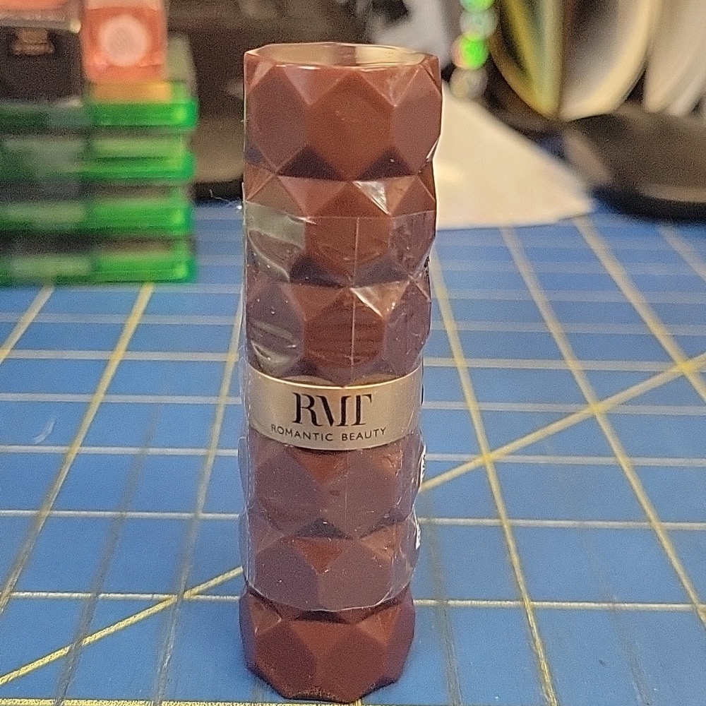 RMT Romantic Beauty Lipstick 06 New Sealed Tube